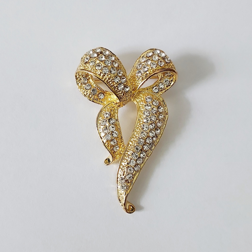 Bow rhinestone brooch